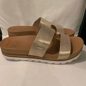 Reef women’s cushion vista sandal